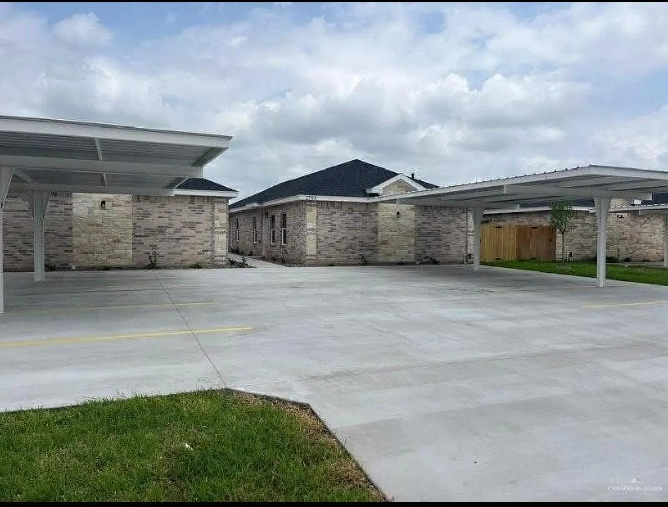 2705 E Israel Ave - 4 — Photo 1