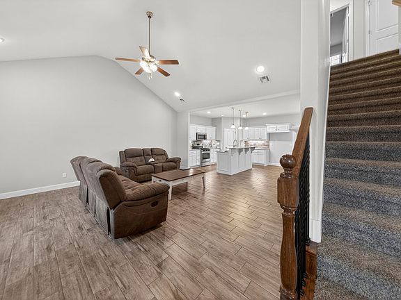 3rd image of 584 Quartz Way