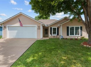 616 SW Creek Ridge Dr, Grain Valley, MO 64029
