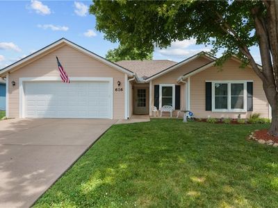 616 SW Creek Ridge Dr, Grain Valley, MO, 64029
