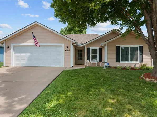 616 SW Creek Ridge Dr, Grain Valley, MO 64029