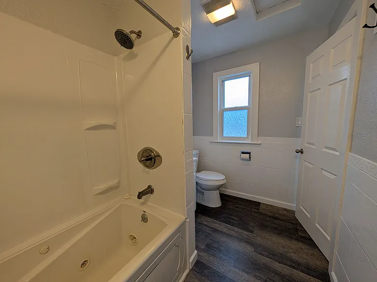 611 Ward St — Photo 15