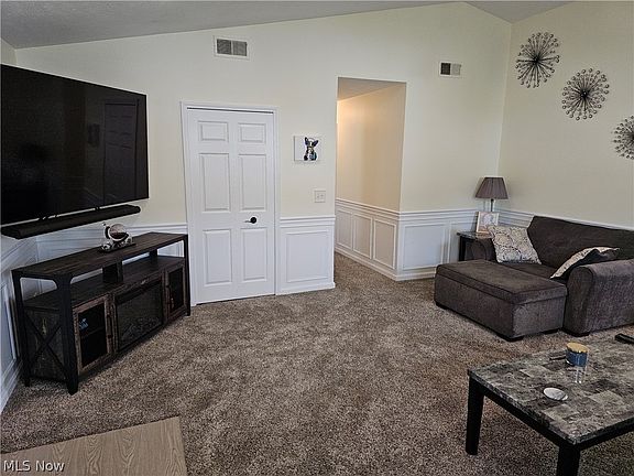 3rd image of 6720 Olde Field Ct