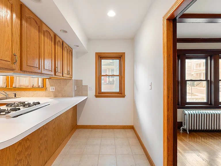29-31 Chatham St #1 — Photo 19