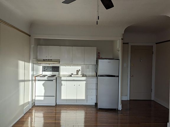 Full kitchen!