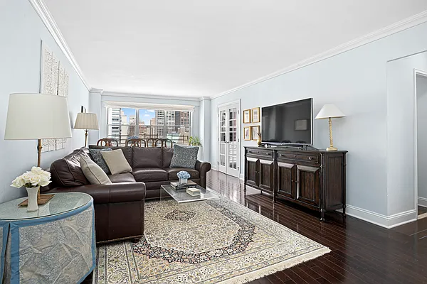 Sold by Douglas Elliman | media 10