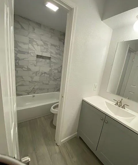 12728 Shannon Hills Dr — Photo 16