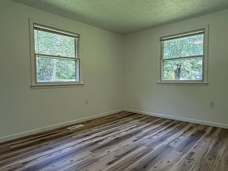 500 Pleasant Valley — Photo 7