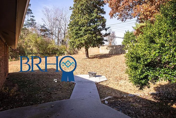 501 Idlewood Ln — Photo 11