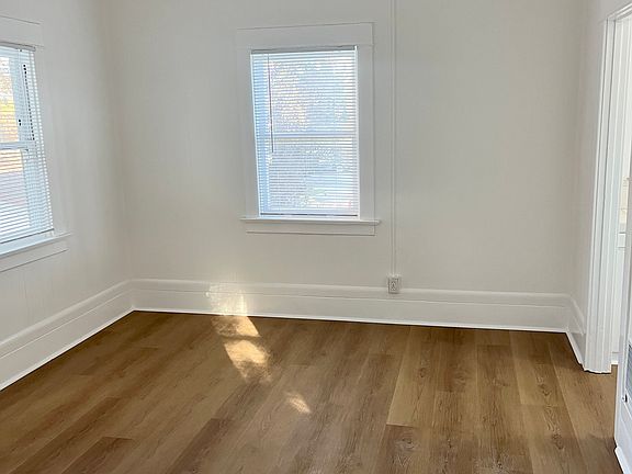 4th image of 349 Molino Ave APT B