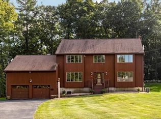 10 Fox Run Dr, Tewksbury, MA 01876