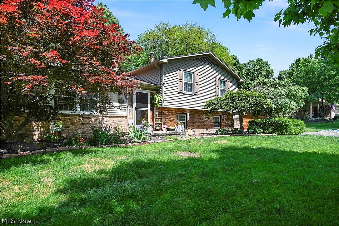 A*I様 House on the Hill Checker 8441 Carriage Hill Dr NE, Warren, OH 44484 | MLS #5212390 | Zillow