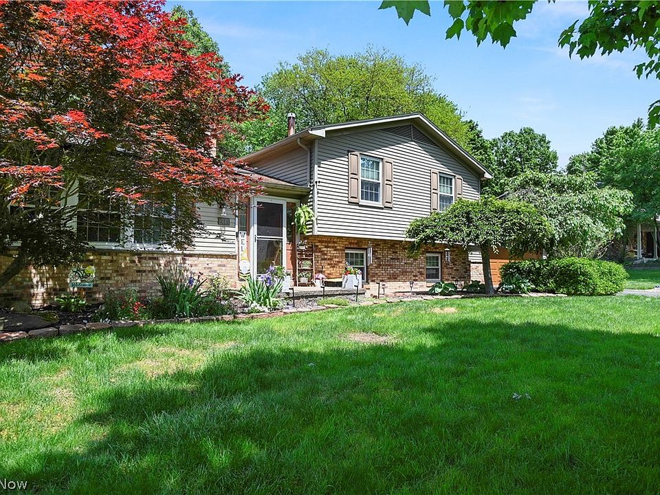 1st image of 8441 Carriage Hill Dr NE