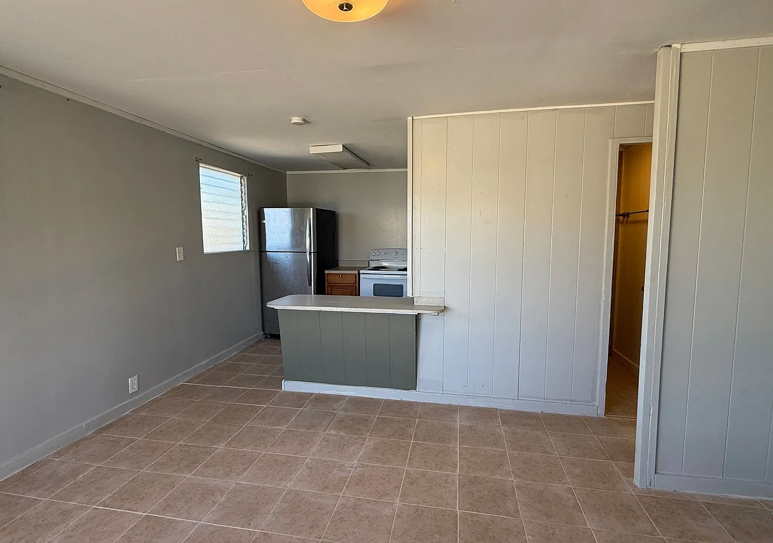 Availabe Now - For Rent in Central Wailuku $2,000/Month — Photo 4