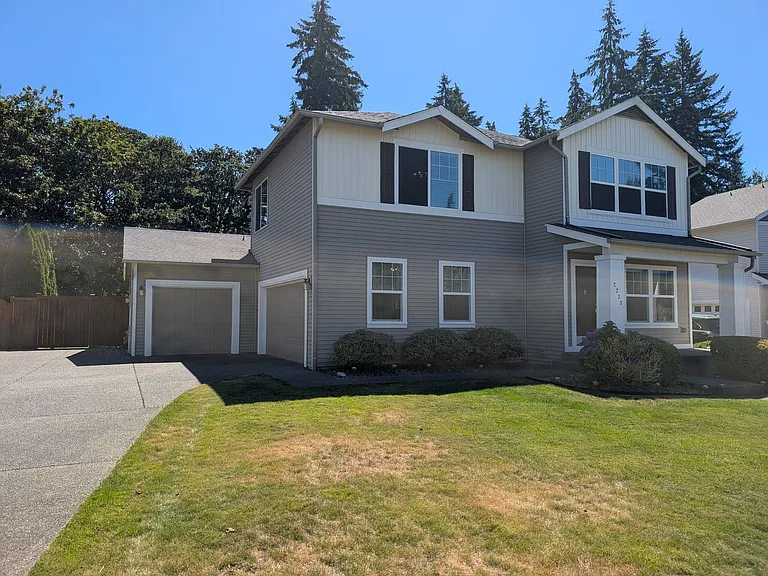 2233 Wallace Loop — Photo 2