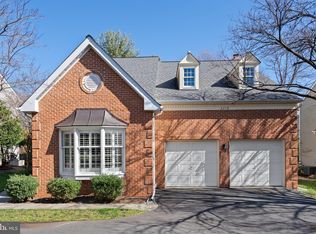 3719 Millpond Ct, Fairfax, VA 22033