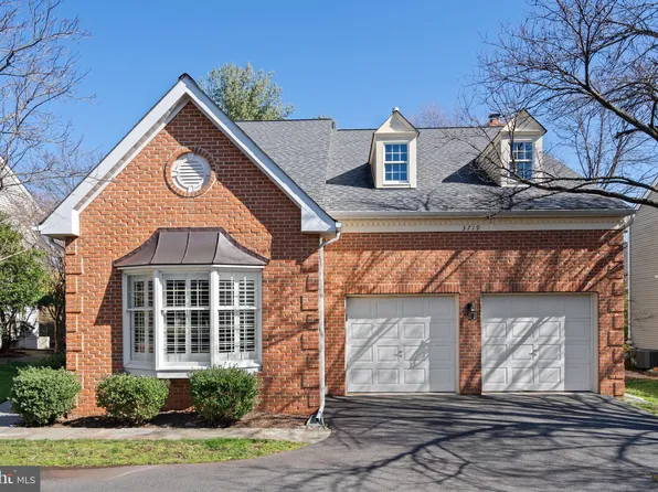 3719 Millpond Ct, Fairfax, VA 22033