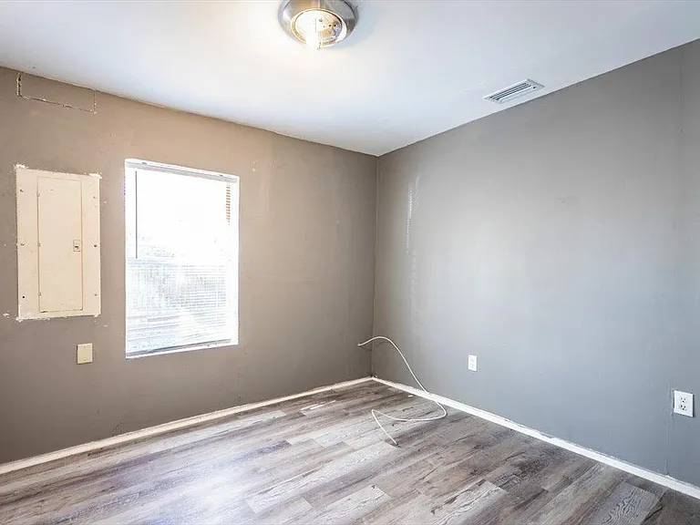 531 New Berlin Rd — Photo 12