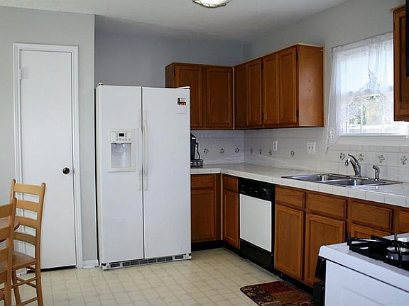 5th image of 754 Ted Pickett Ln