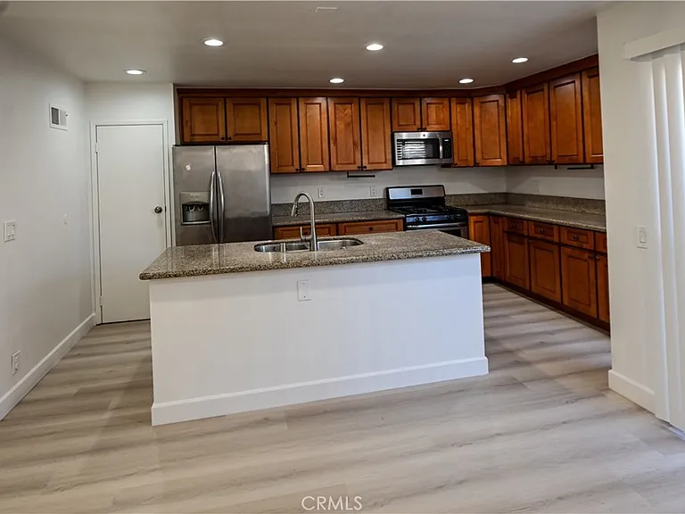 2902 Barrington Ct — Photo 12