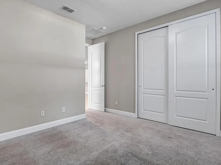 275 Renwick Pkwy — Photo 19