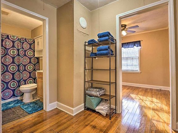 4th image of 3634 Marion Ave #A