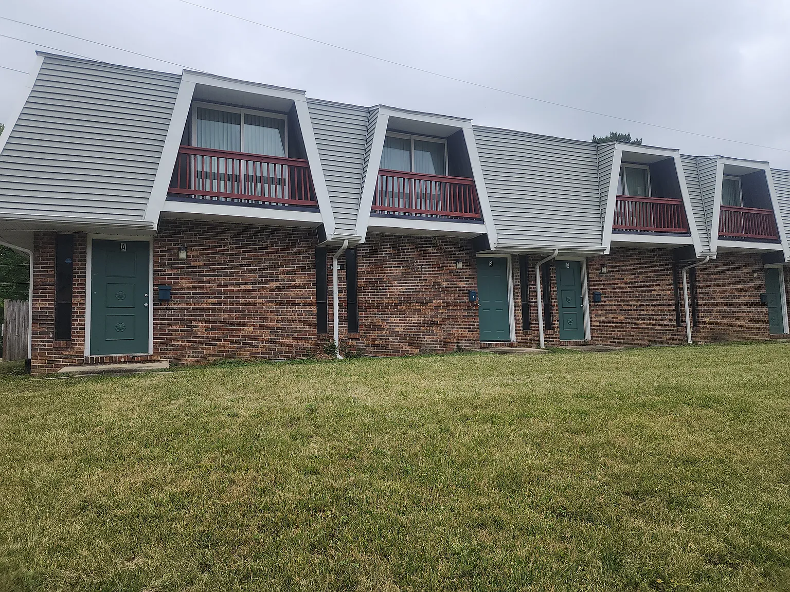 2 bed, 1.5 bath, 1000 sqft, $1,180 — Photo 2