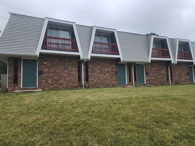 564 Barnett Rd #A-B — Photo 2