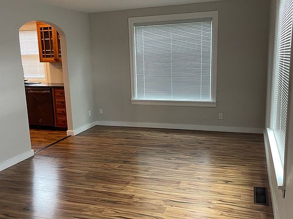 2nd image of 608 W Birch St