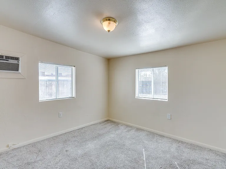 3206 E Bellevue St — Photo 18