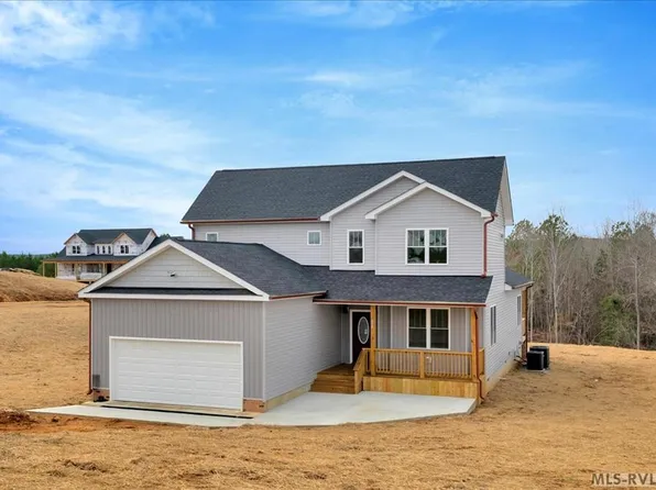 858 Starboard Dr, Bracey, VA 23919