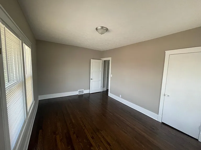 723 S 38th St — Photo 13