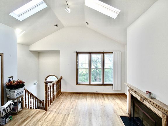 3rd image of 1432 W Cortez St APT 3