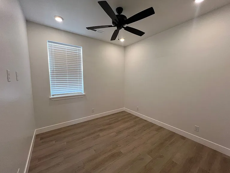702 W Cedar Hill Dr — Photo 14
