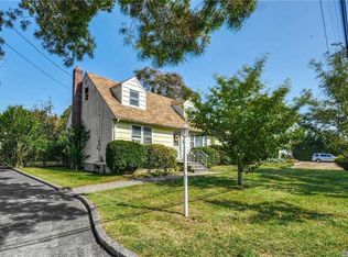 55 Dubois Rd, West Islip, NY 11795