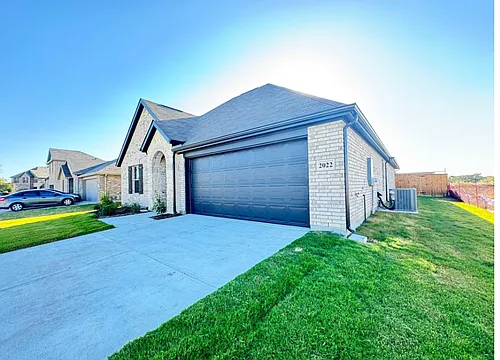3300 Kingdom Dr Photo 1