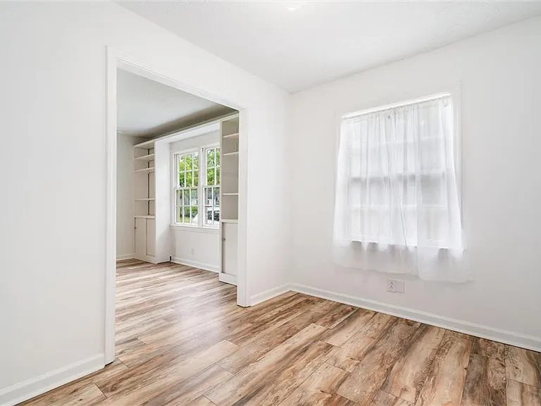 2507 Taylor Ave — Photo 7