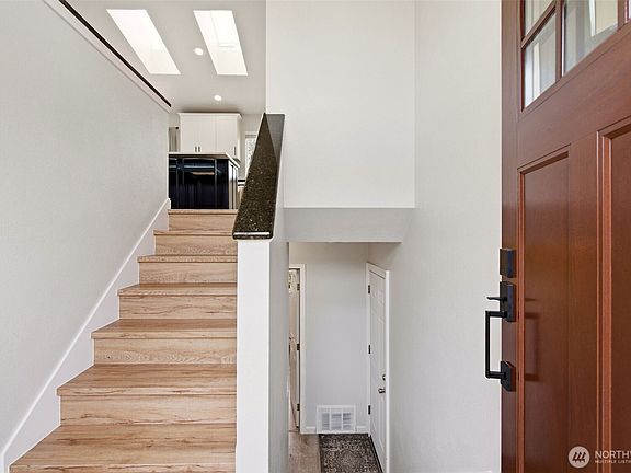 5th image of 1102 20th Street