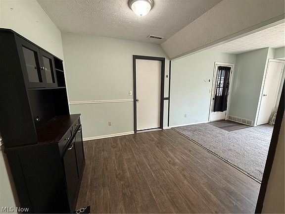 5th image of 3090 Princeton Dr