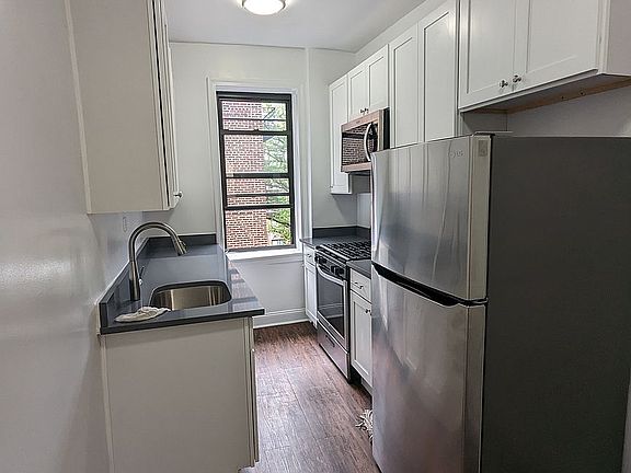 5th image of 8015 Grenfell St #5E