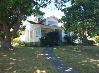 8457 32nd Ave SW, Seattle, WA 98126