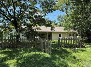 30 Highway E, Steelville, MO 65565