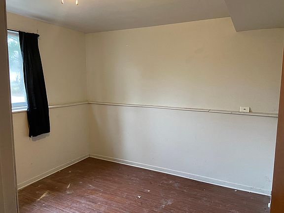 Downstairs bedroom #1