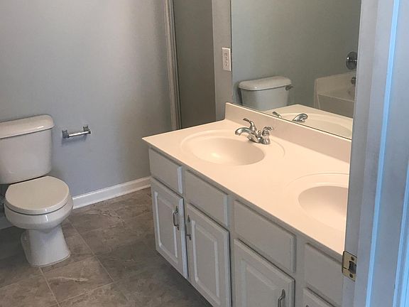 Master bath with garden tub & shower