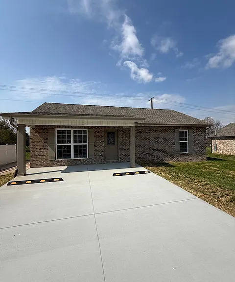 415 Wright Rd — Photo 1
