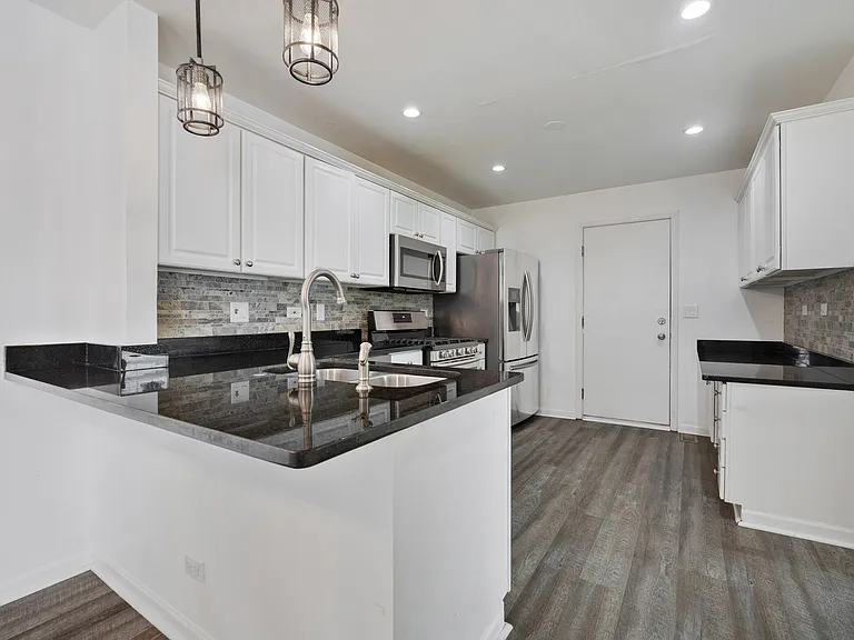 54 Egg Harbour Ct — Photo 4
