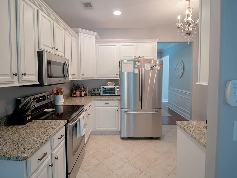 4 Gresham Ln — Photo 10