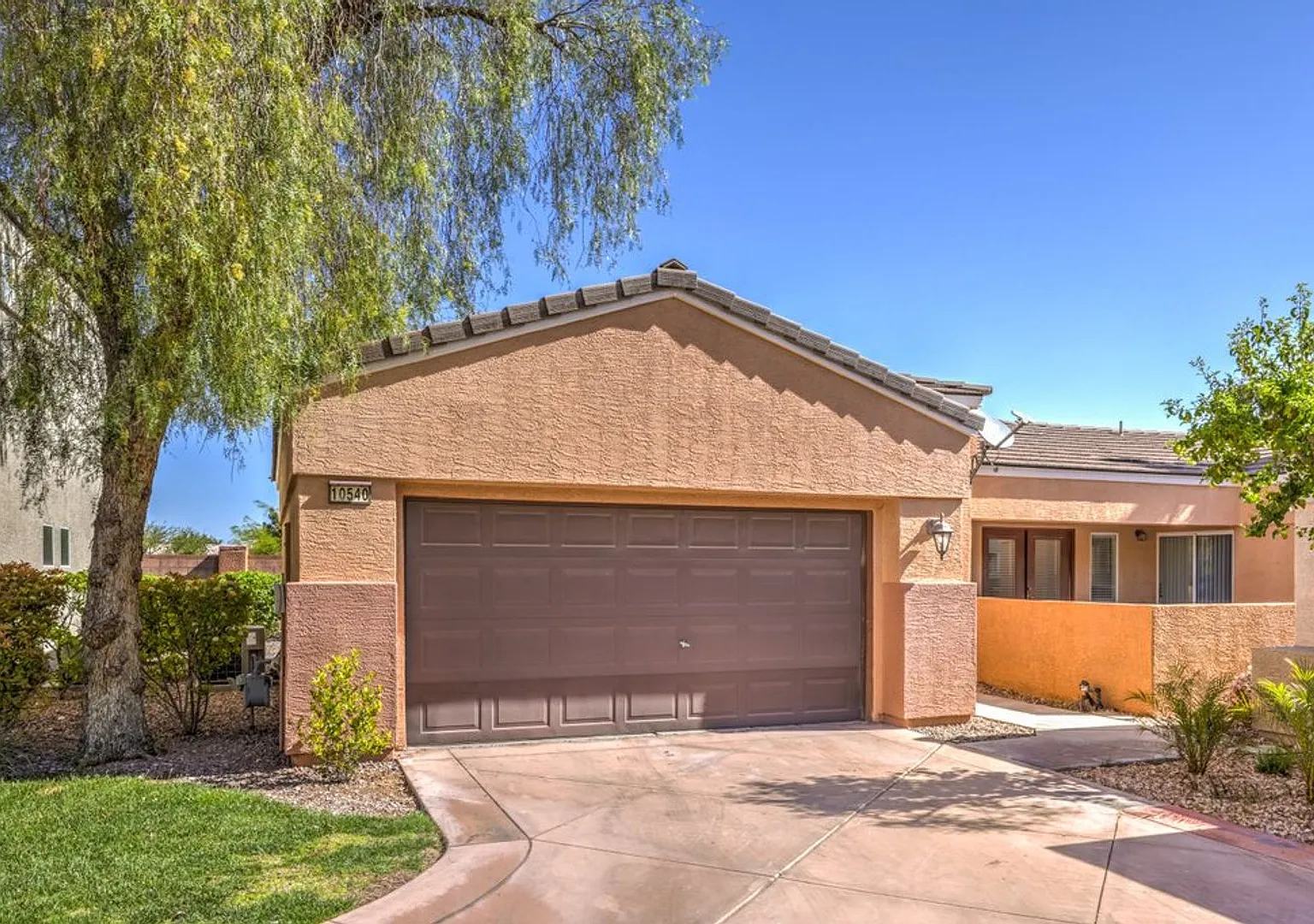 Location! Location! Single Story in Gated Summerlin W/ Community Pool & Spa. — Photo 1