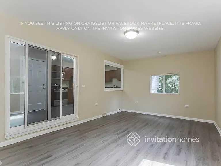 1694 Clifford St — Photo 11