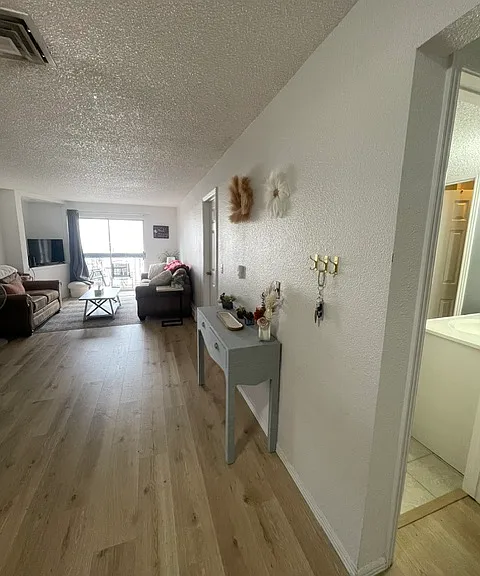 3146 Lakeside Dr — Photo 3